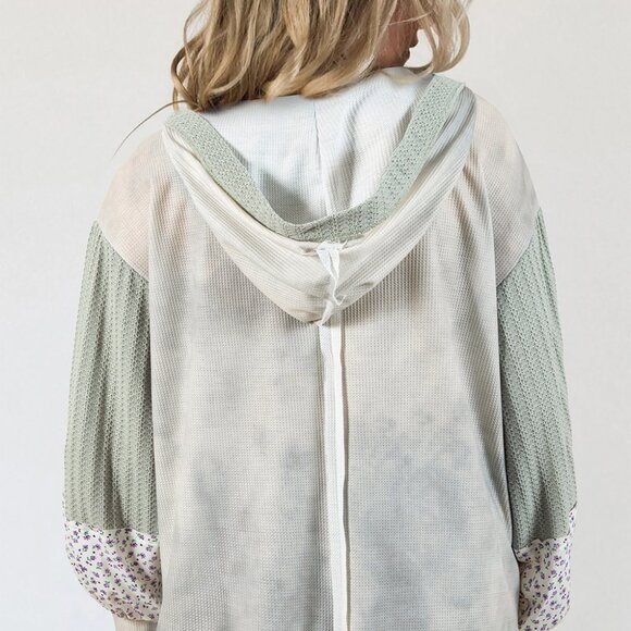 B304 Green Floral Tetured Colorblock Patchwork Lantern Sleeve Hooded Top - Picture 2 of 5